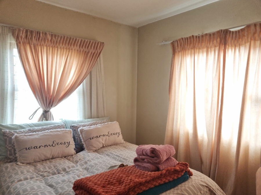 2 Bedroom Property for Sale in Waterval East North West